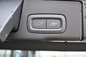 Volvo  B5B AWD Ultra Dark*360°*H/K*AHK*HUD*ACC