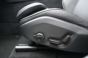 Volvo  B5B AWD Ultra Dark*360°*H/K*AHK*HUD*ACC