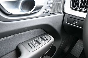 Volvo  B5B AWD Ultra Dark*360°*H/K*AHK*HUD*ACC