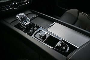 Volvo  B5B AWD Ultra Dark*360°*H/K*AHK*HUD*ACC