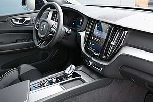 Volvo  B5B AWD Ultra Dark*360°*H/K*AHK*HUD*ACC