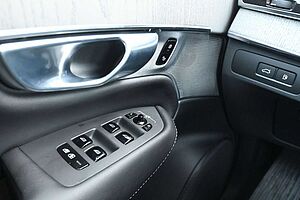 Volvo  T8 AWD RC Ultra Dark*LUFT*360°*ACC