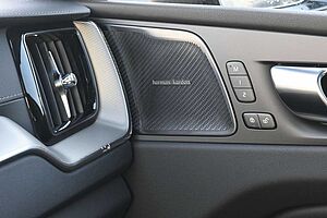 Volvo  B5 B Ultra Black Edition*LUFT*360°*Massage*