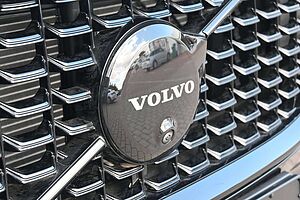 Volvo  B5 B Ultra Black Edition*LUFT*360°*Massage*