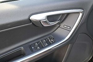 Volvo  Kombi D6 Summum AWD*NAV*LED*TEMPO*