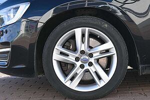 Volvo  Kombi D6 Summum AWD*NAV*LED*TEMPO*