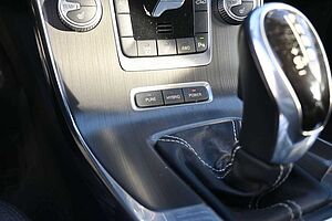 Volvo  Kombi D6 Summum AWD*NAV*LED*TEMPO*