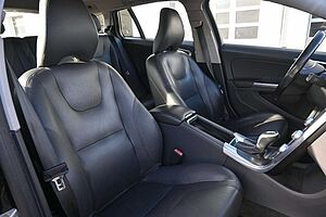 Volvo  Kombi D6 Summum AWD*NAV*LED*TEMPO*