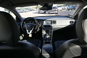 Volvo  Kombi D6 Summum AWD*NAV*LED*TEMPO*