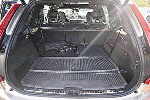 Volvo  Ultimate Dark Recharge Plug-In Hybrid AWD