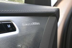 Volvo  Ultimate Dark Recharge Plug-In Hybrid AWD