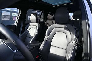 Volvo  Ultimate Dark Recharge Plug-In Hybrid AWD