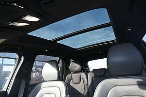 Volvo  Ultimate Dark Recharge Plug-In Hybrid AWD