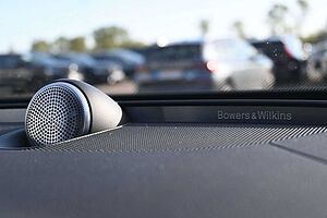 Volvo  Ultimate Dark Recharge Plug-In Hybrid AWD