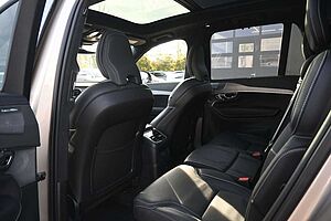 Volvo  Ultimate Dark Recharge Plug-In Hybrid AWD