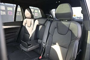 Volvo  Ultimate Dark Recharge Plug-In Hybrid AWD