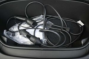 Volvo  Plus BEV Twin Motor AWD*Pano*20 Zoll*STHZG*