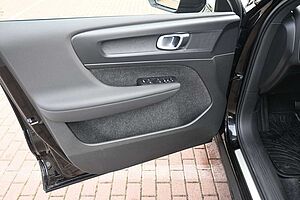 Volvo  Plus BEV Twin Motor AWD*Pano*20 Zoll*STHZG*