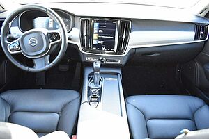 Volvo  **Mietkauf**V90 D5 Mom. *LED*PPilot*CD*CAM*BLIS