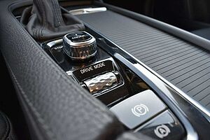 Volvo  **Mietkauf**V90 D5 Mom. *LED*PPilot*CD*CAM*BLIS