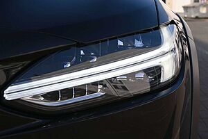 Volvo  V90 CC D4 AWD*STHZ*MIetkauf möglich