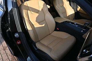 Volvo  V90 CC D4 AWD*STHZ*MIetkauf möglich