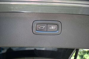 Volvo  Mietkauf*XC90 D5 AWD*R-Design*STHZ*360°*LUFT*AHK