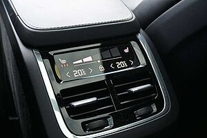 Volvo  Mietkauf*XC90 D5 AWD*R-Design*STHZ*360°*LUFT*AHK