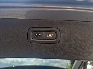 Volvo  B5 AWD R Design 360° ACC PANO 4xSHZ STDHZ