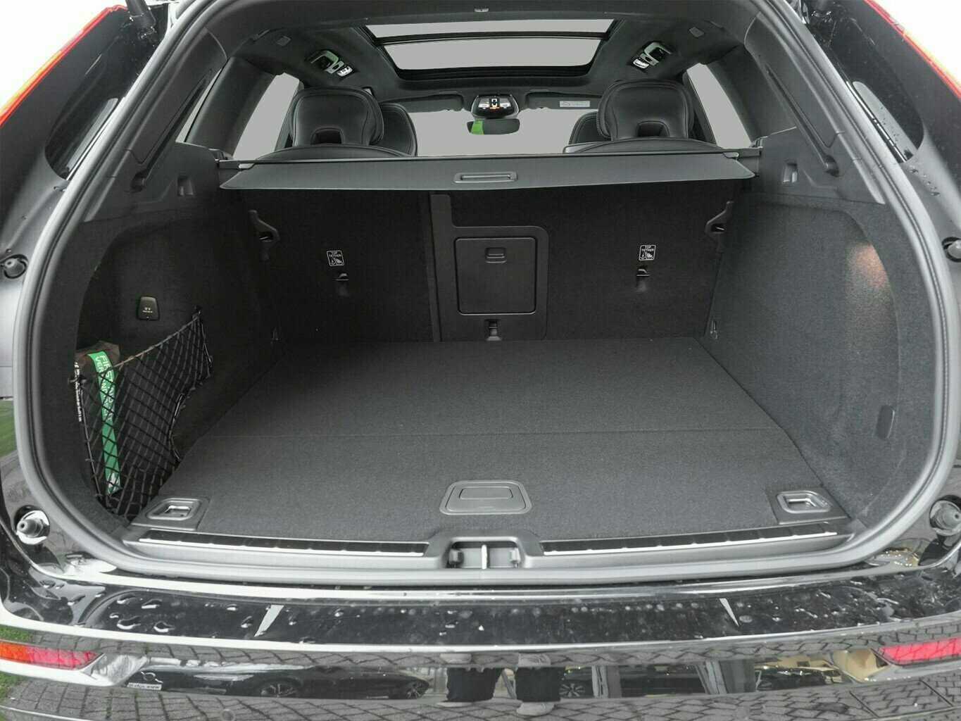 Volvo  T6 PLUS BLACK EDITION HYBRID MY25