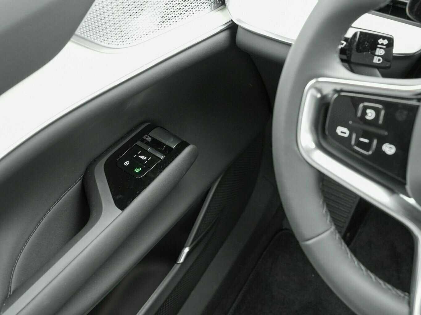 Volvo  ULTRA TWIN MOTOR 7-SITZ AWD MY25