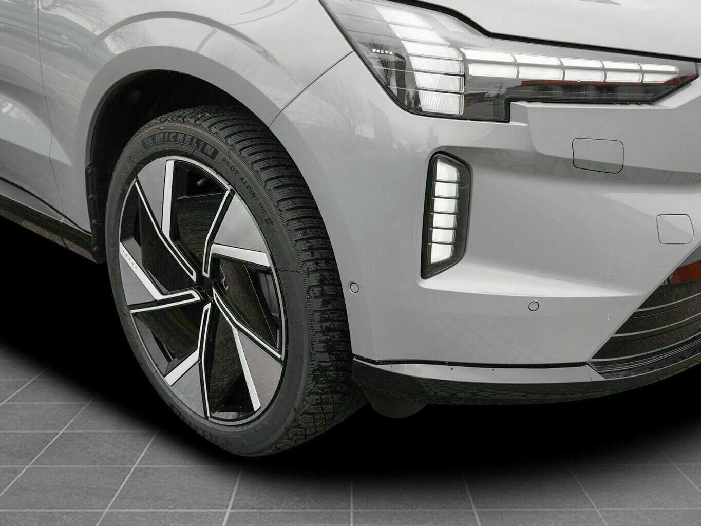 Volvo  ULTRA TWIN MOTOR 7-SITZ AWD MY25