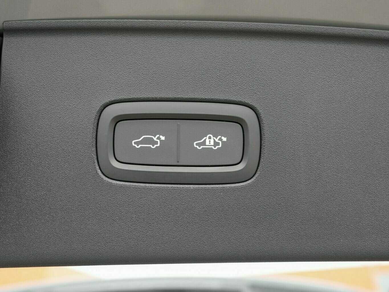 Volvo  ULTRA TWIN MOTOR 7-SITZ AWD MY25