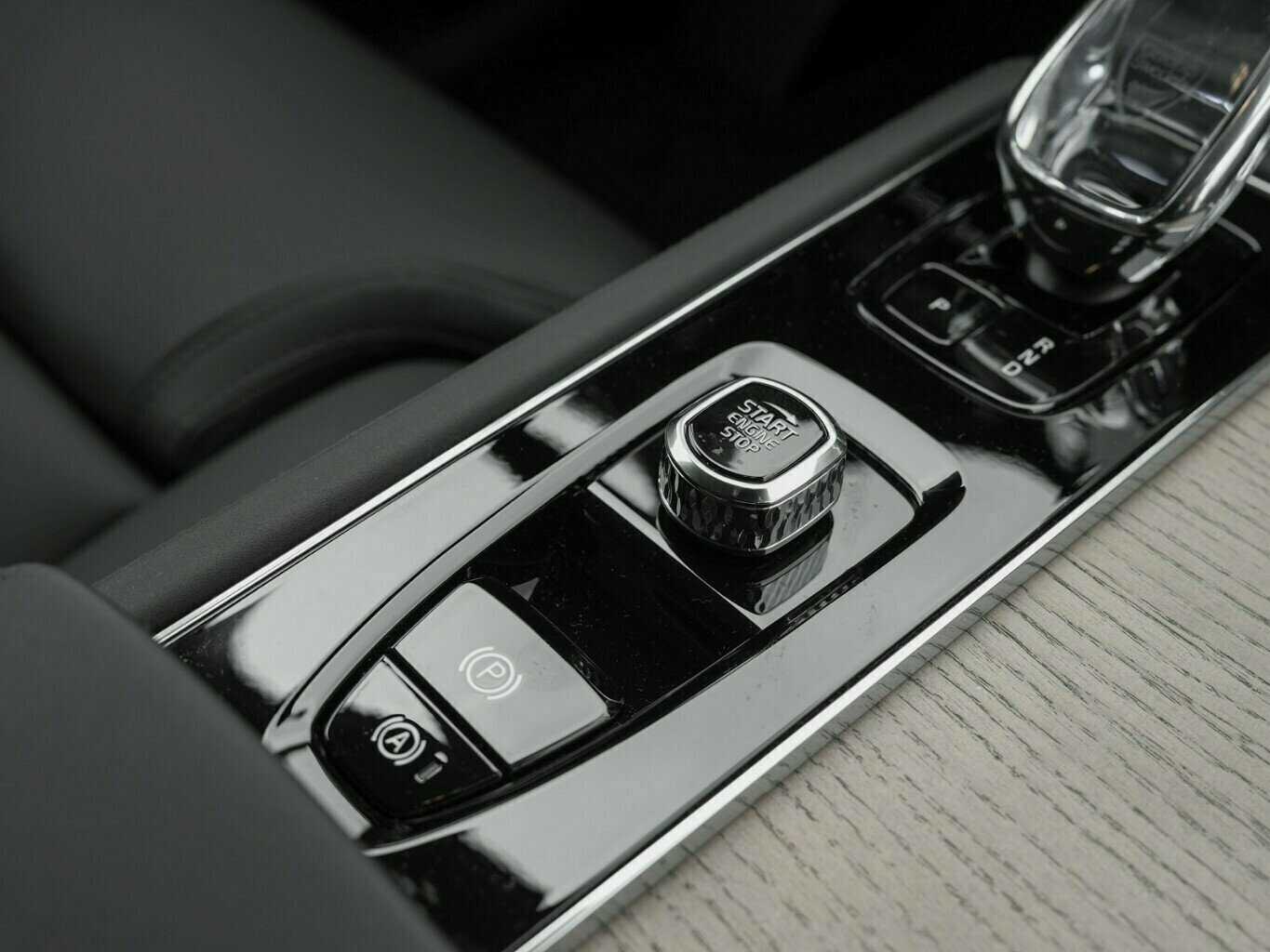 Volvo  T8 PLUS DARK AWD 7-S FACELIFT PIH MY25