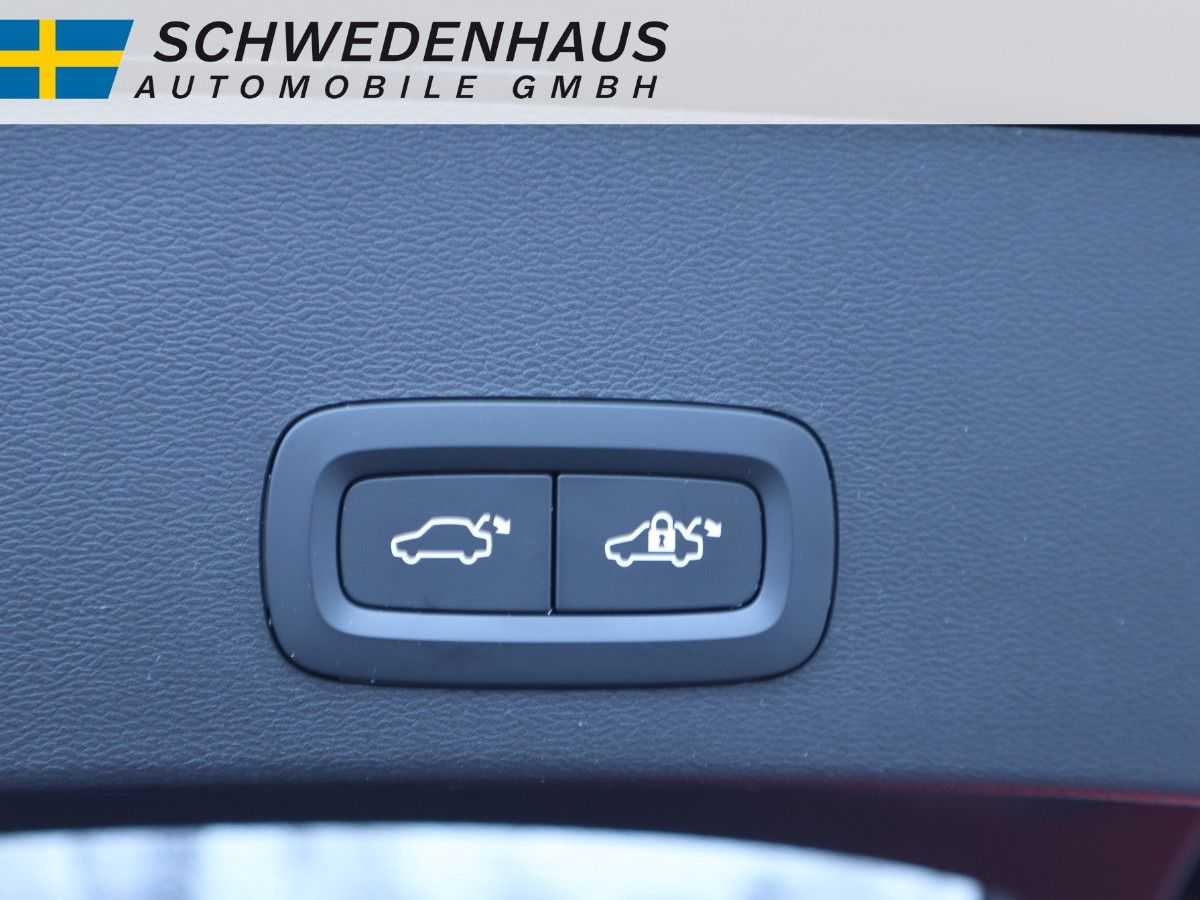 Volvo  T4 PLUS BRIGHT RECHARGE NAVI LED