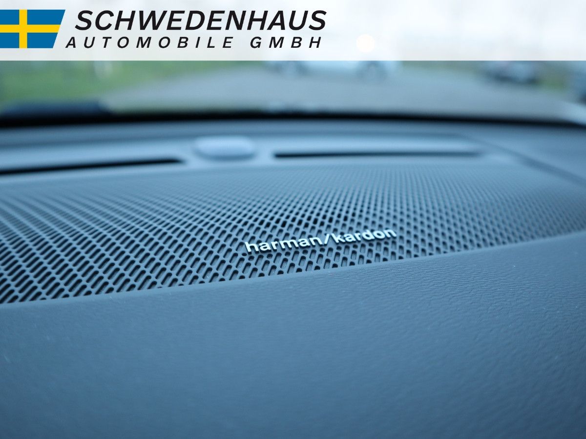 Volvo  T4 PLUS BRIGHT RECHARGE NAVI LED