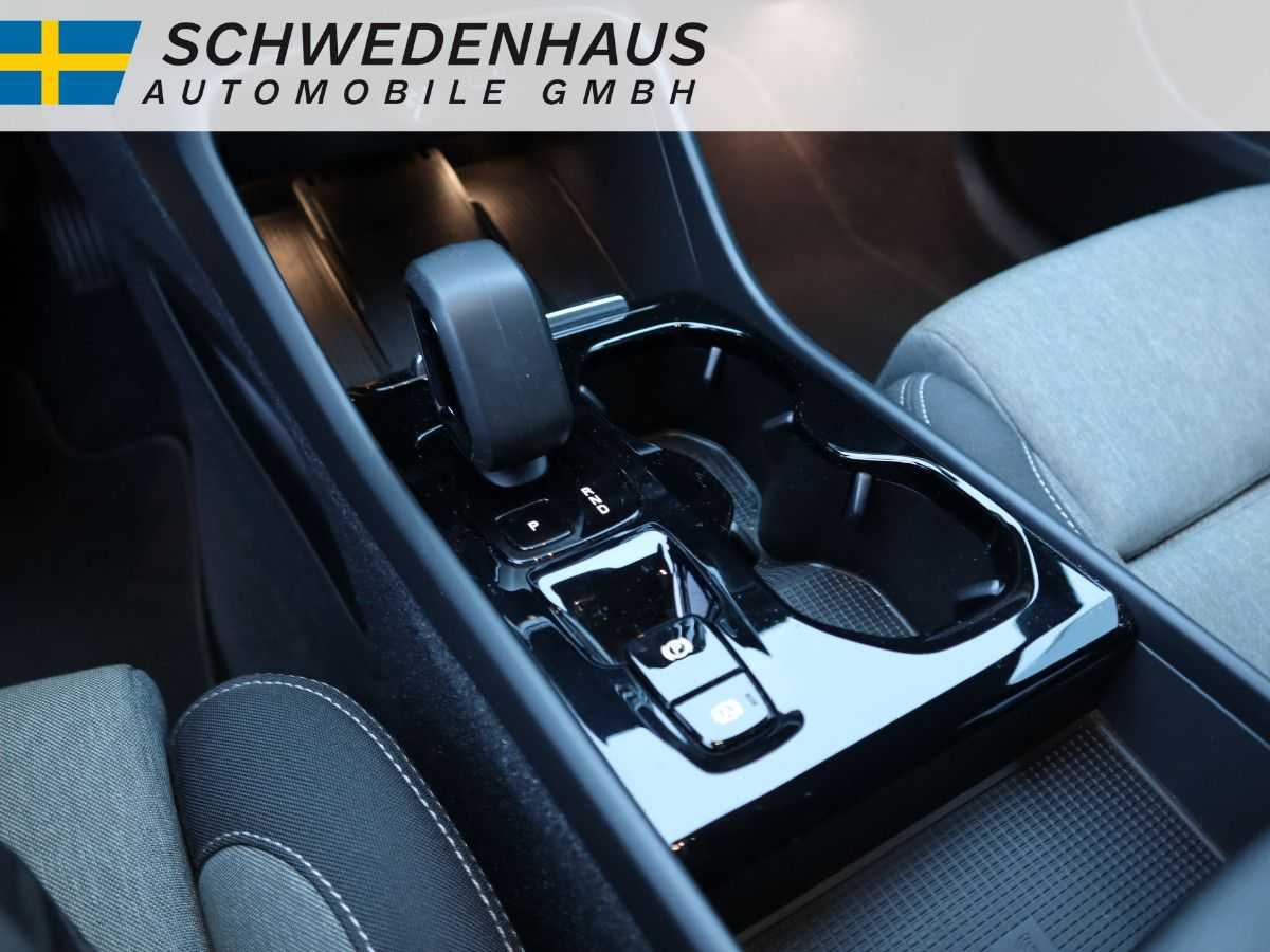 Volvo  T4 PLUS BRIGHT RECHARGE NAVI LED