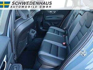 Volvo  B4 BENZIN PLUS DARK
