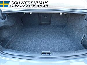 Volvo  B4 BENZIN PLUS DARK