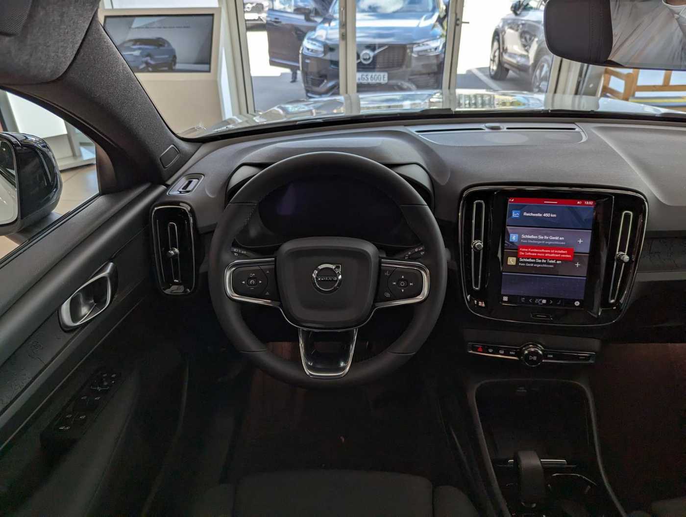 Volvo  Plus Recharge Pure Electric 2WD