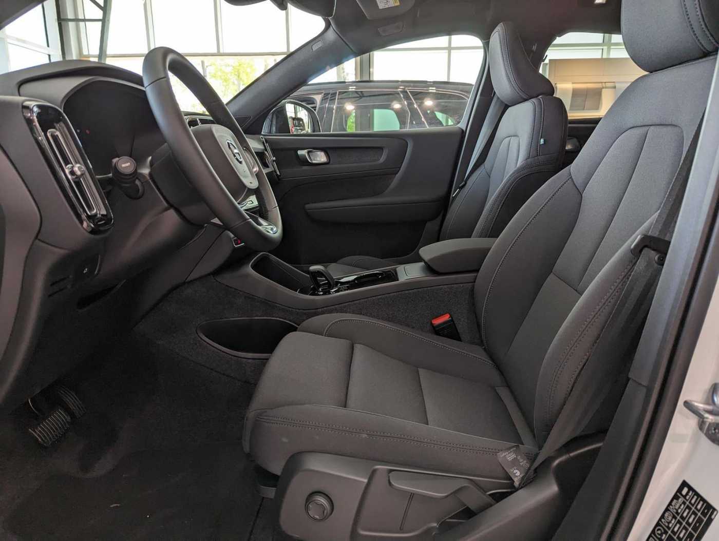 Volvo  Plus Recharge Pure Electric 2WD