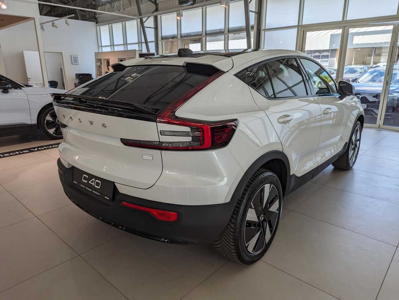 Volvo  Plus Recharge Pure Electric 2WD