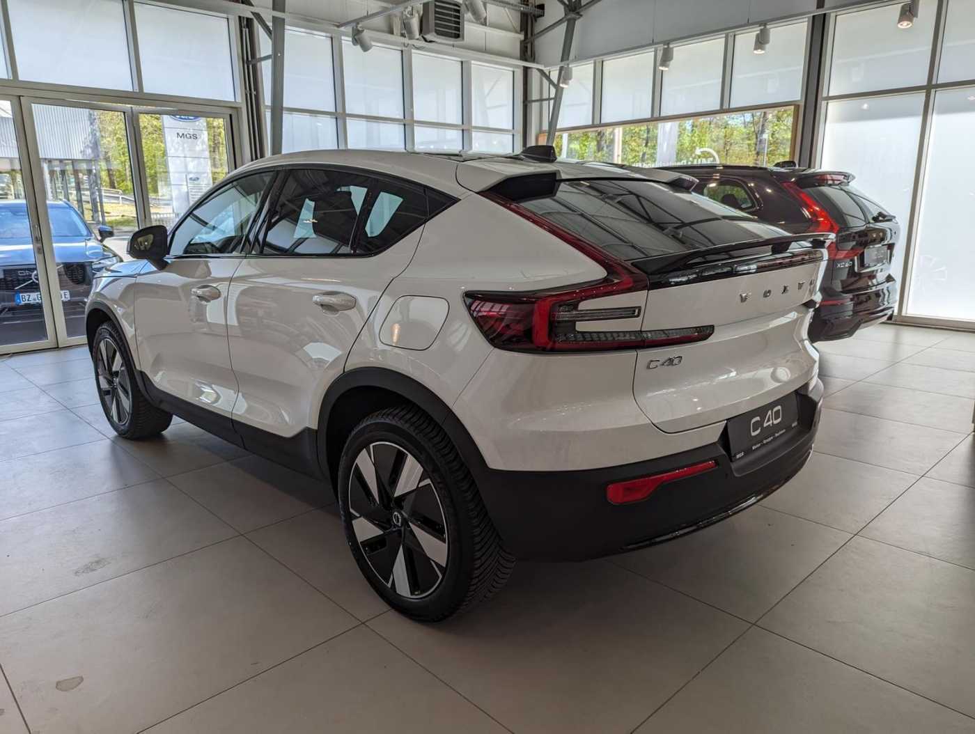 Volvo  Plus Recharge Pure Electric 2WD