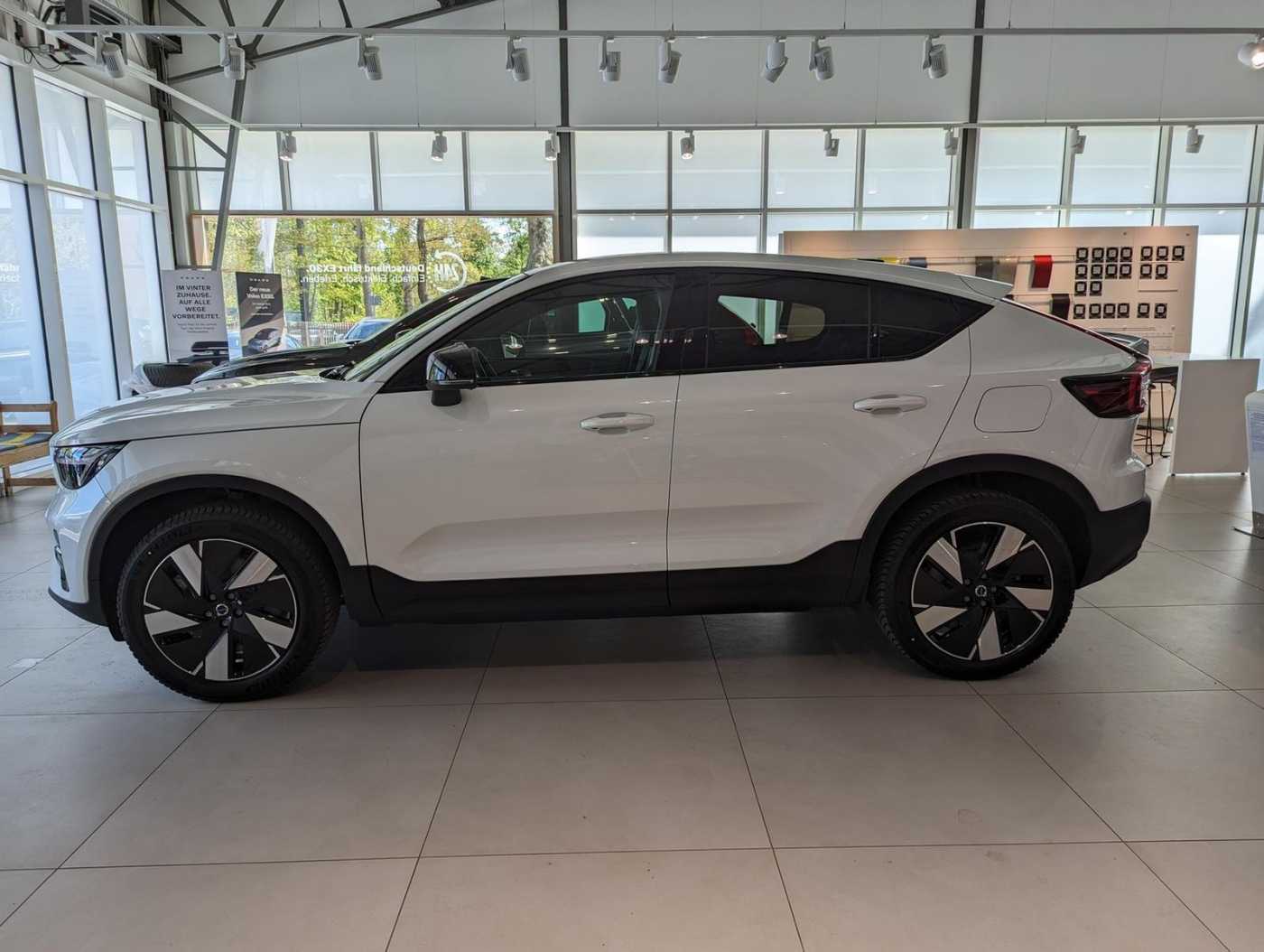 Volvo  Plus Recharge Pure Electric 2WD