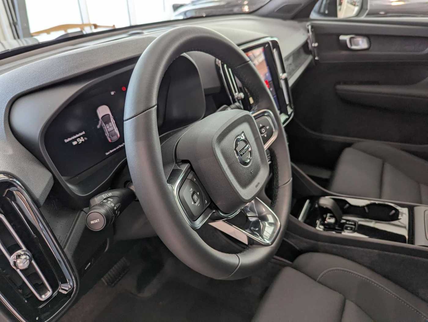 Volvo  Plus Recharge Pure Electric 2WD