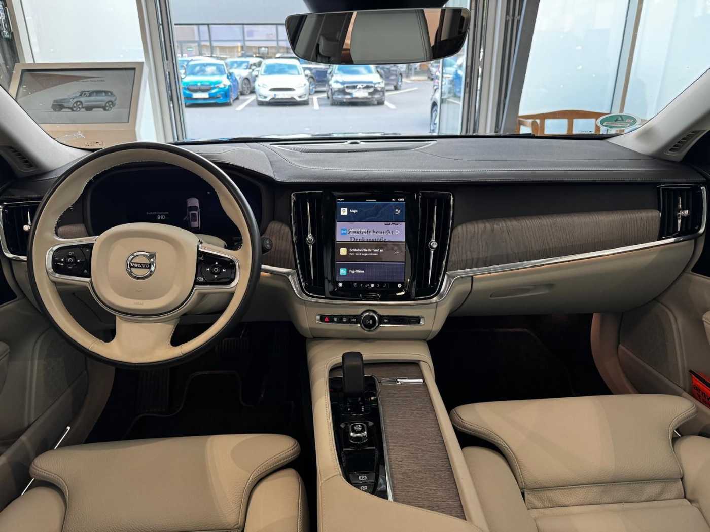 Volvo  B4 Plus Dark Mild-Hybrid