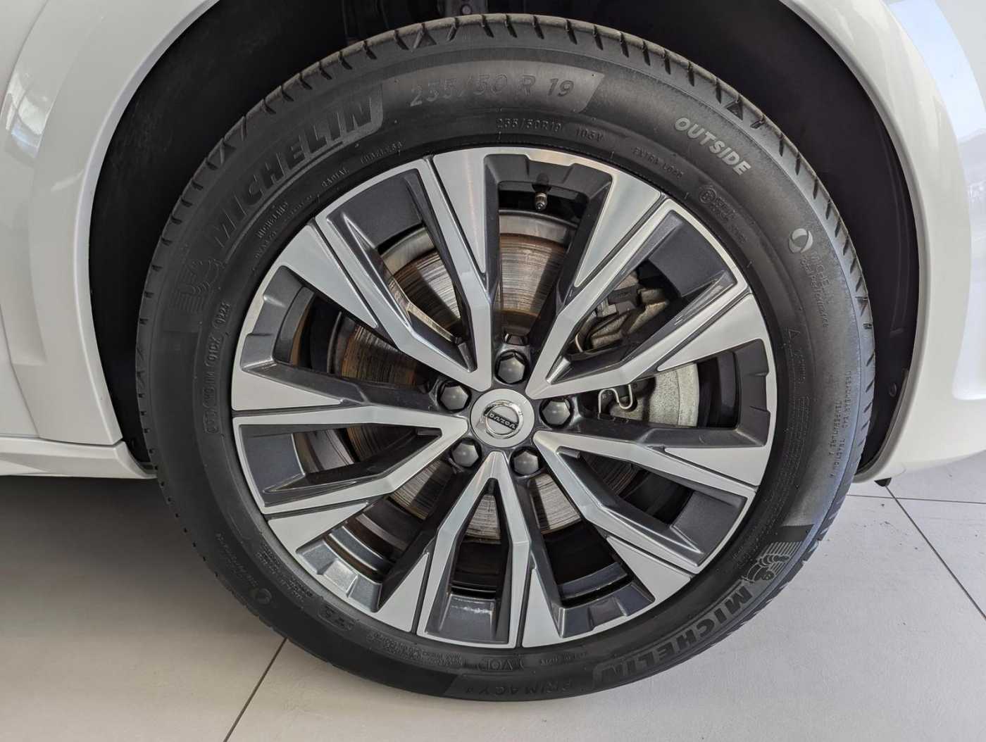Volvo  B4 Mild-Hybrid Diesel AWD