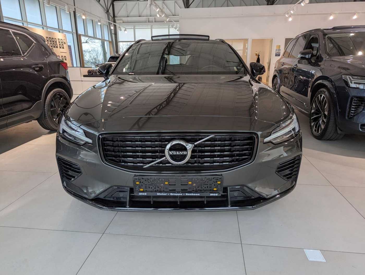 Volvo  T6 Plus Plug-In Hybrid AWD