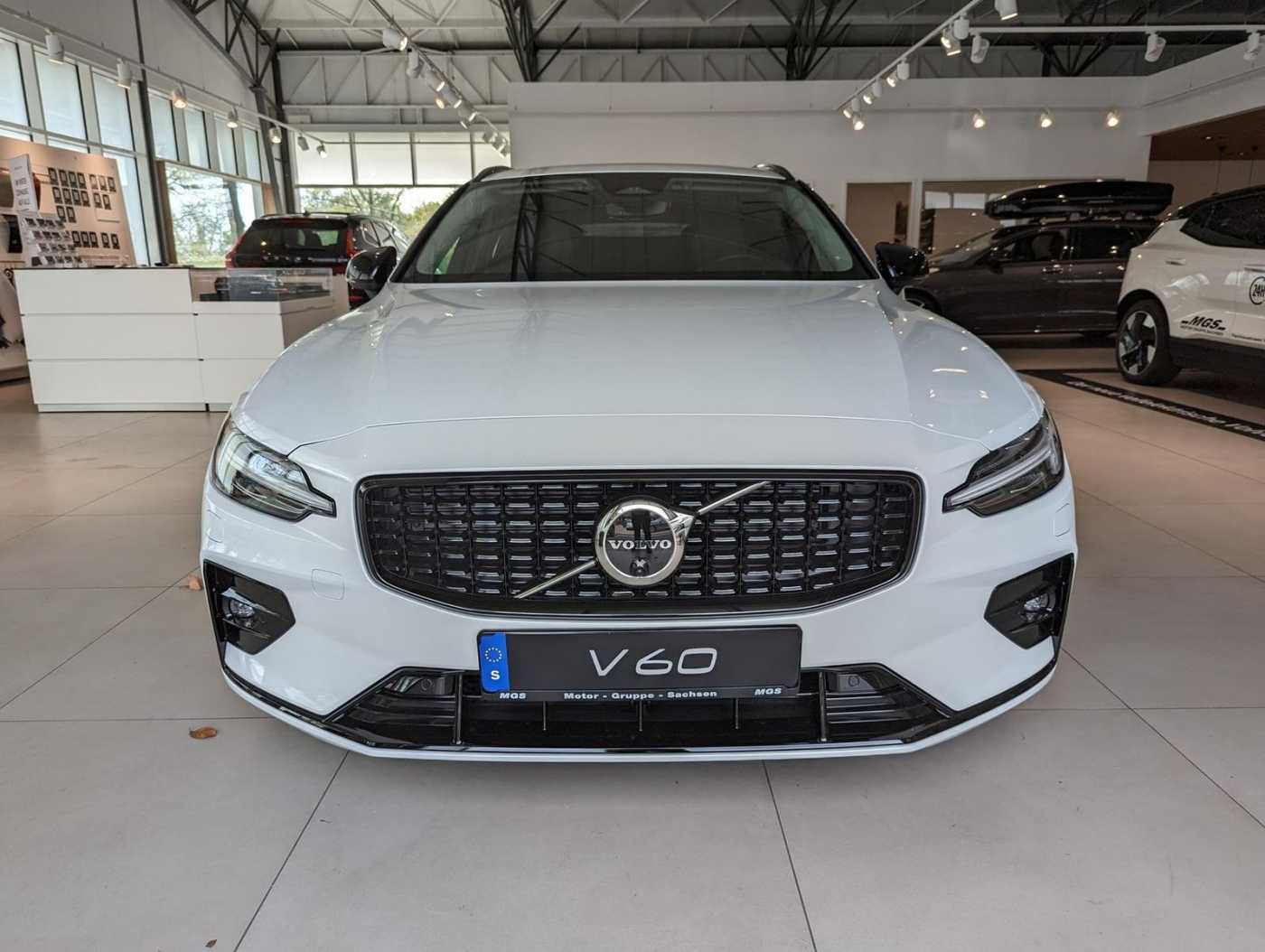 Volvo  B4 Plus Dark Mild-Hybrid