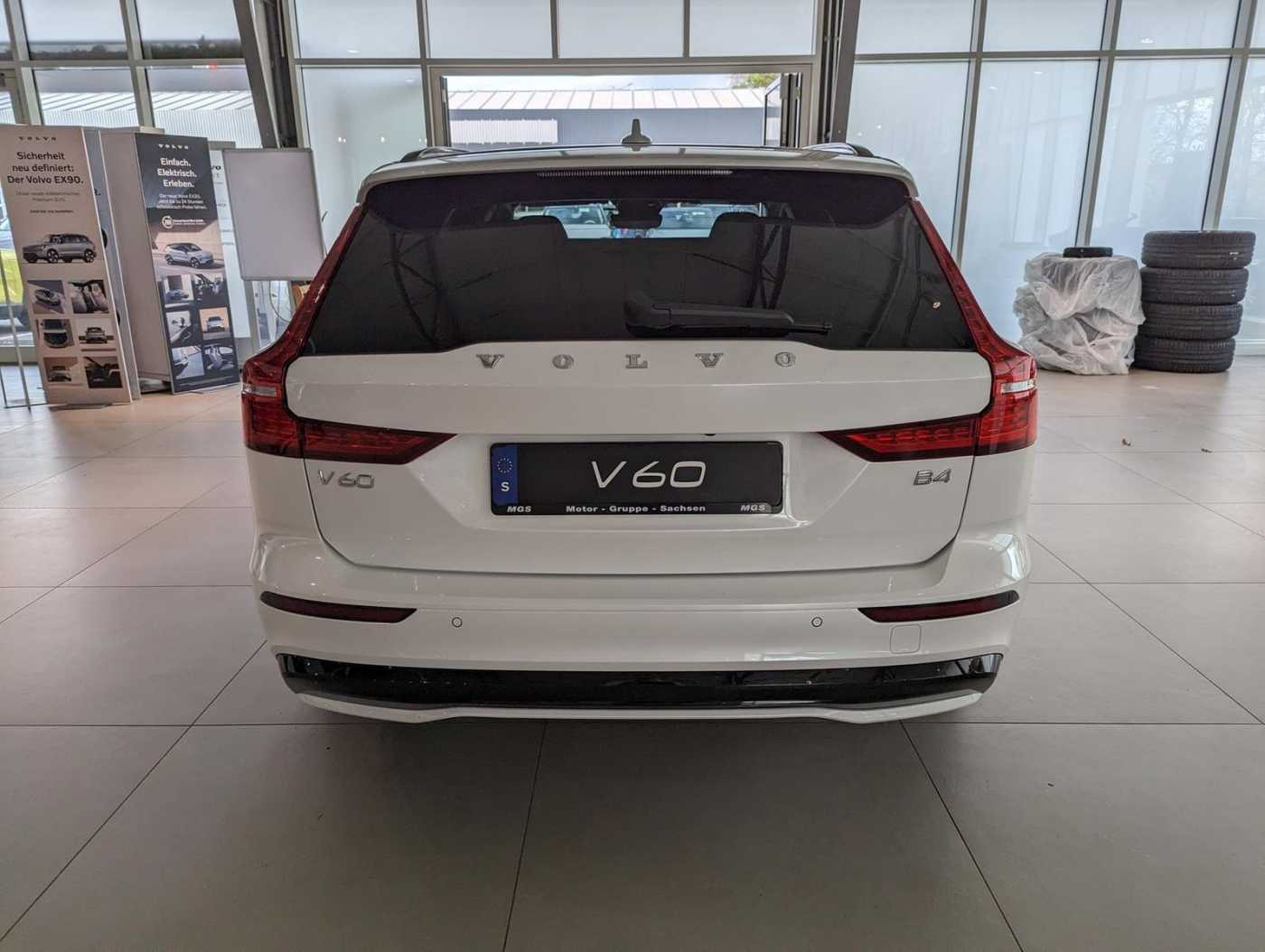 Volvo  B4 Plus Dark Mild-Hybrid